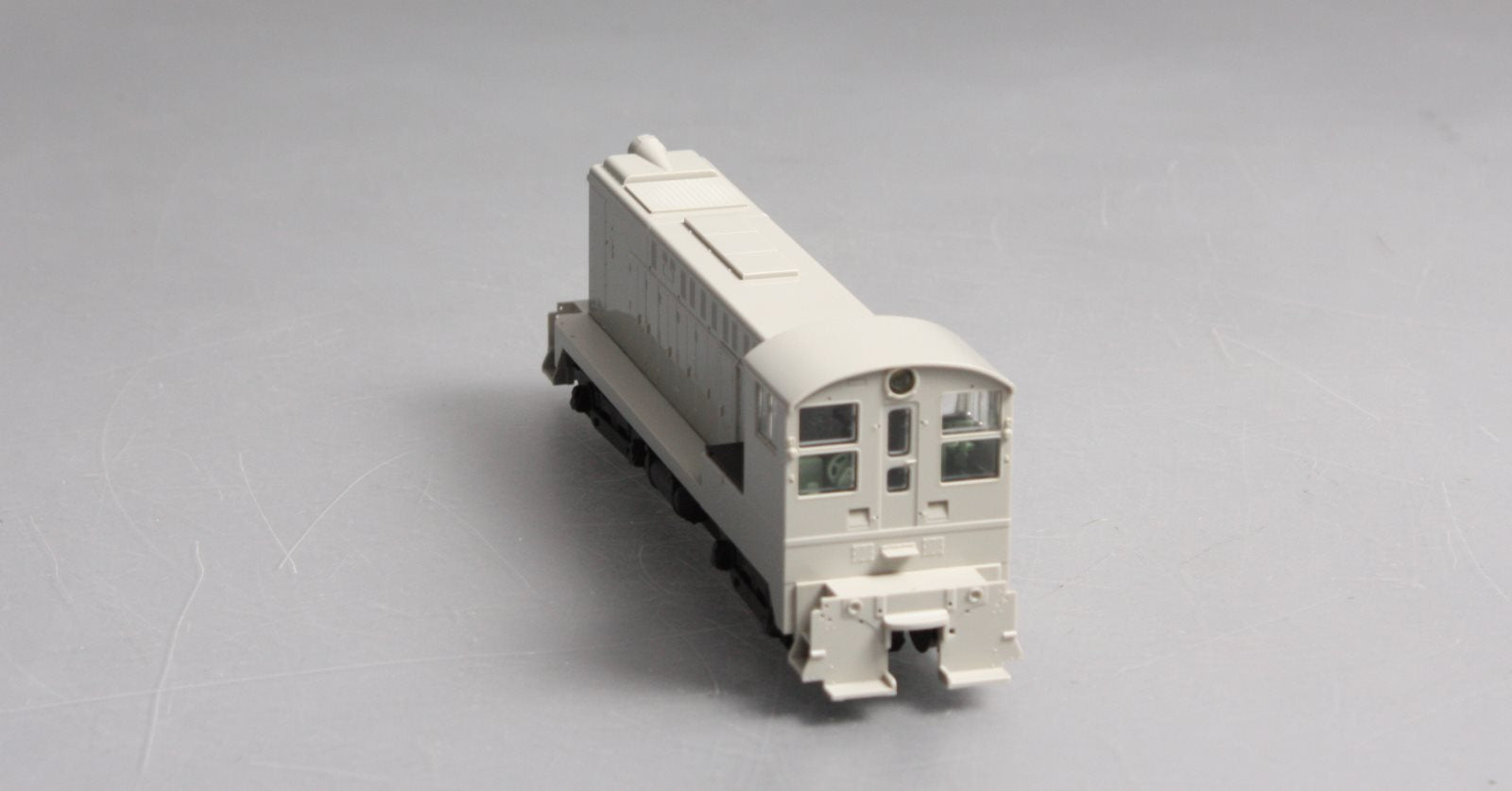 Stewart 4800 HO Undecorated Baldwin DS-4-4-1000 Powered Diesel Locomot –  Trainz