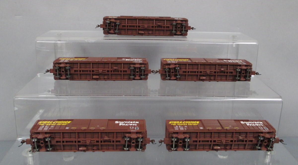 Athearn 97880 HO Scale Southern Pacific 50' FMC Double Door Boxcars (Pack of 5)