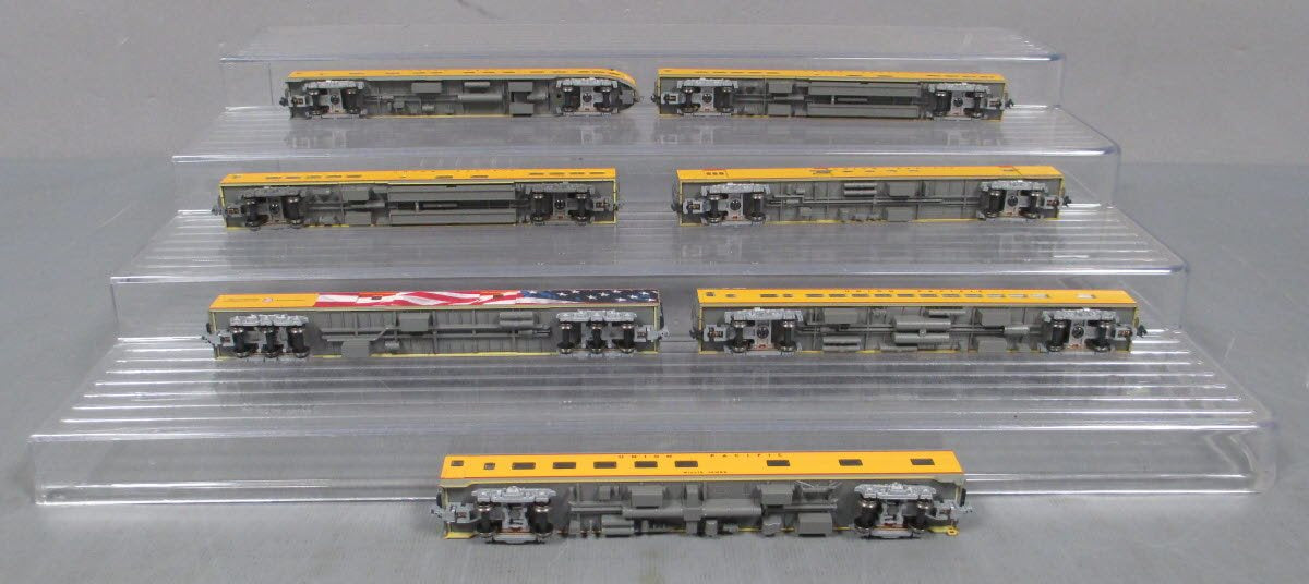 Kato 106-086 N Union Pacific Excursion N Gauge Train Set (Set of 7)