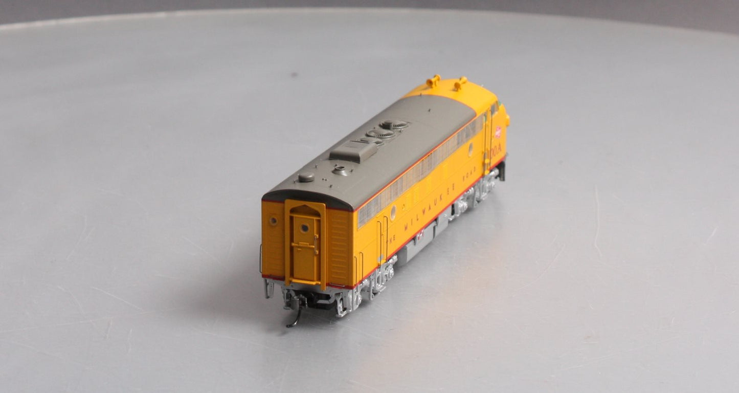 Athearn G22245 HO Milwaukee Road FP7 Diesel Locomotive #100A