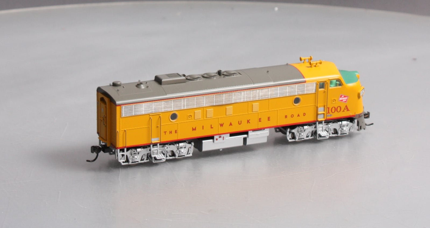 Athearn G22245 HO Milwaukee Road FP7 Diesel Locomotive #100A