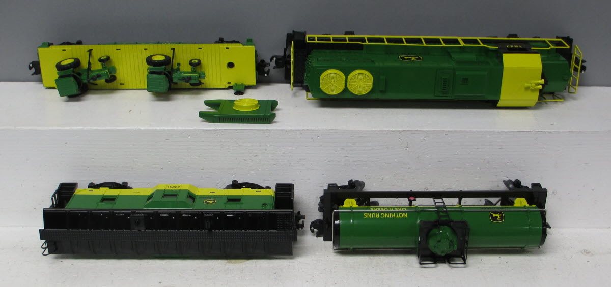 Lionel 2123040 John Deere O Gauge GP38 Diesel Locomotive Starter Train Set