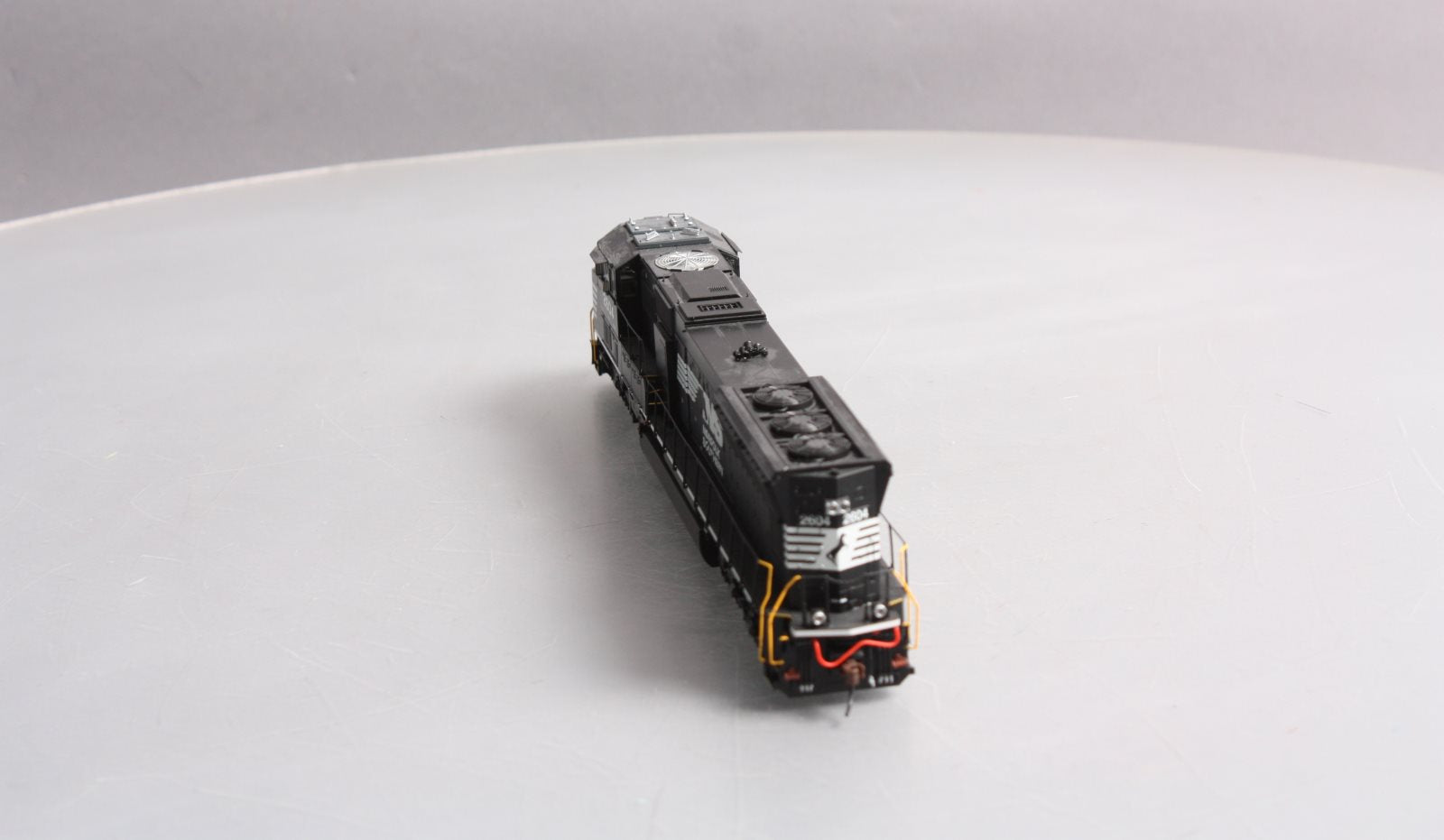 Athearn G70620 HO Norfolk Southern SD70M Diesel Locomotive w/DCC & Sound  #2604