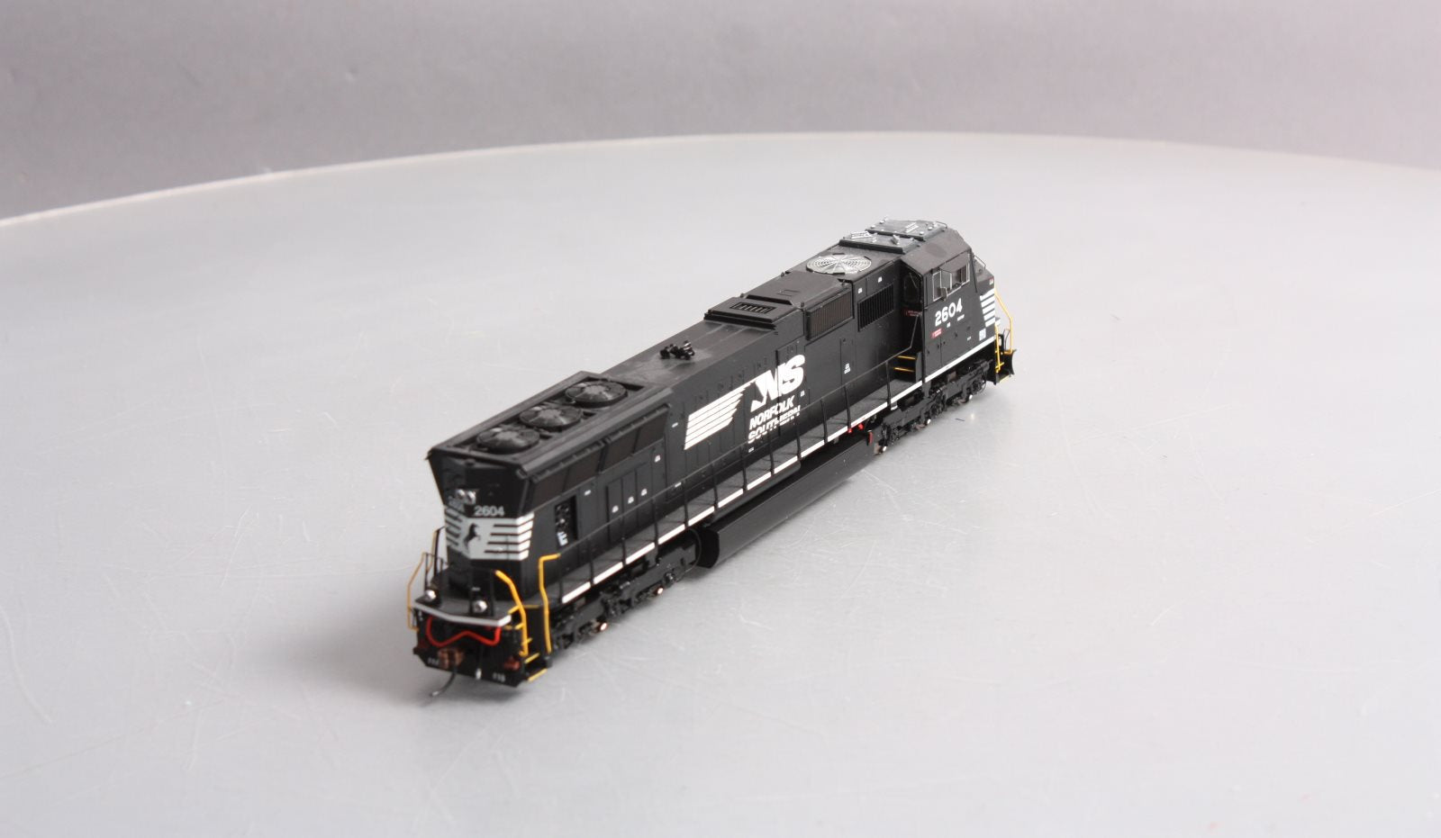 Athearn G70620 HO Norfolk Southern SD70M Diesel Locomotive w/DCC