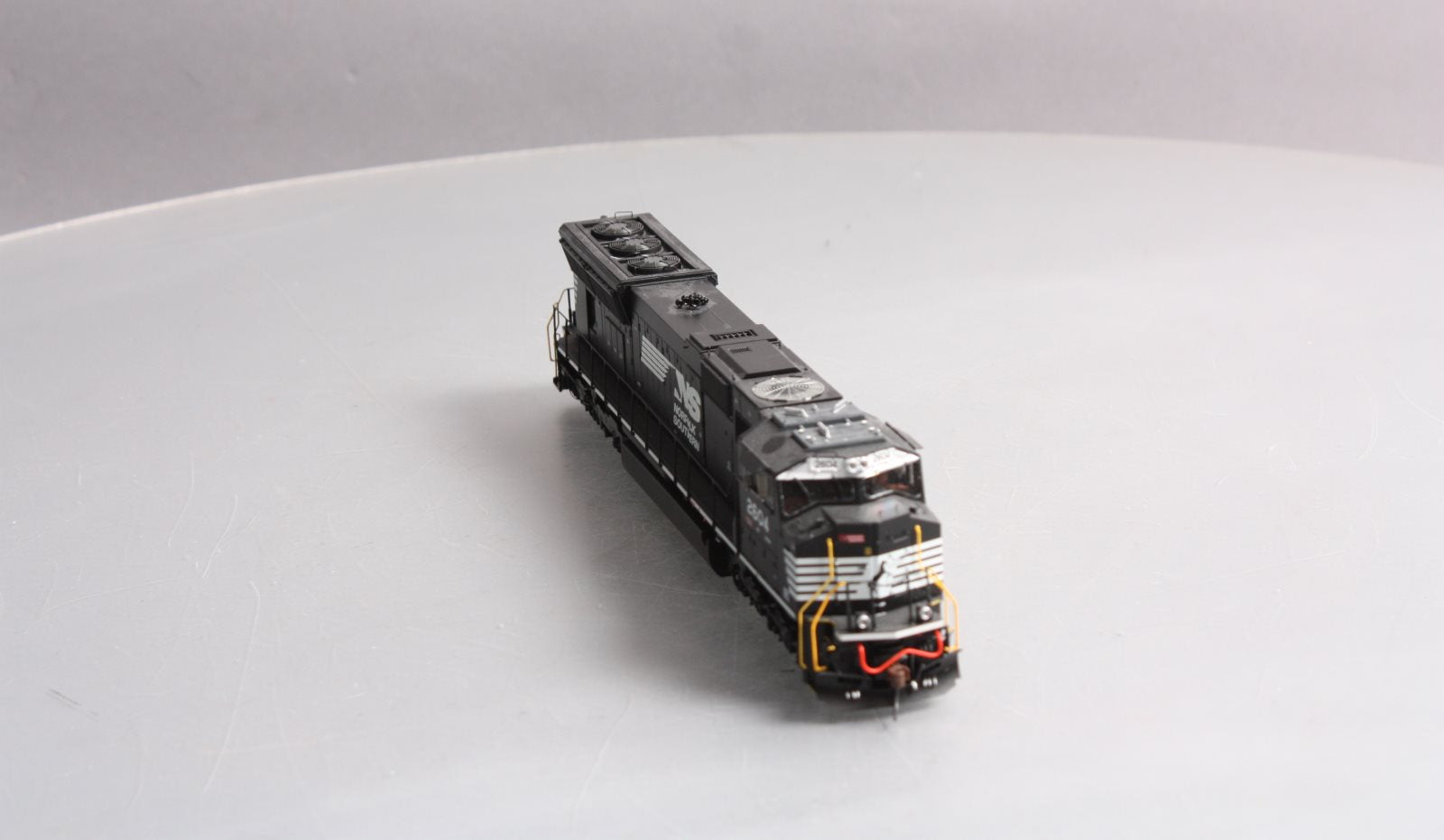 Athearn G70620 HO Norfolk Southern SD70M Diesel Locomotive w/DCC & Sound  #2604