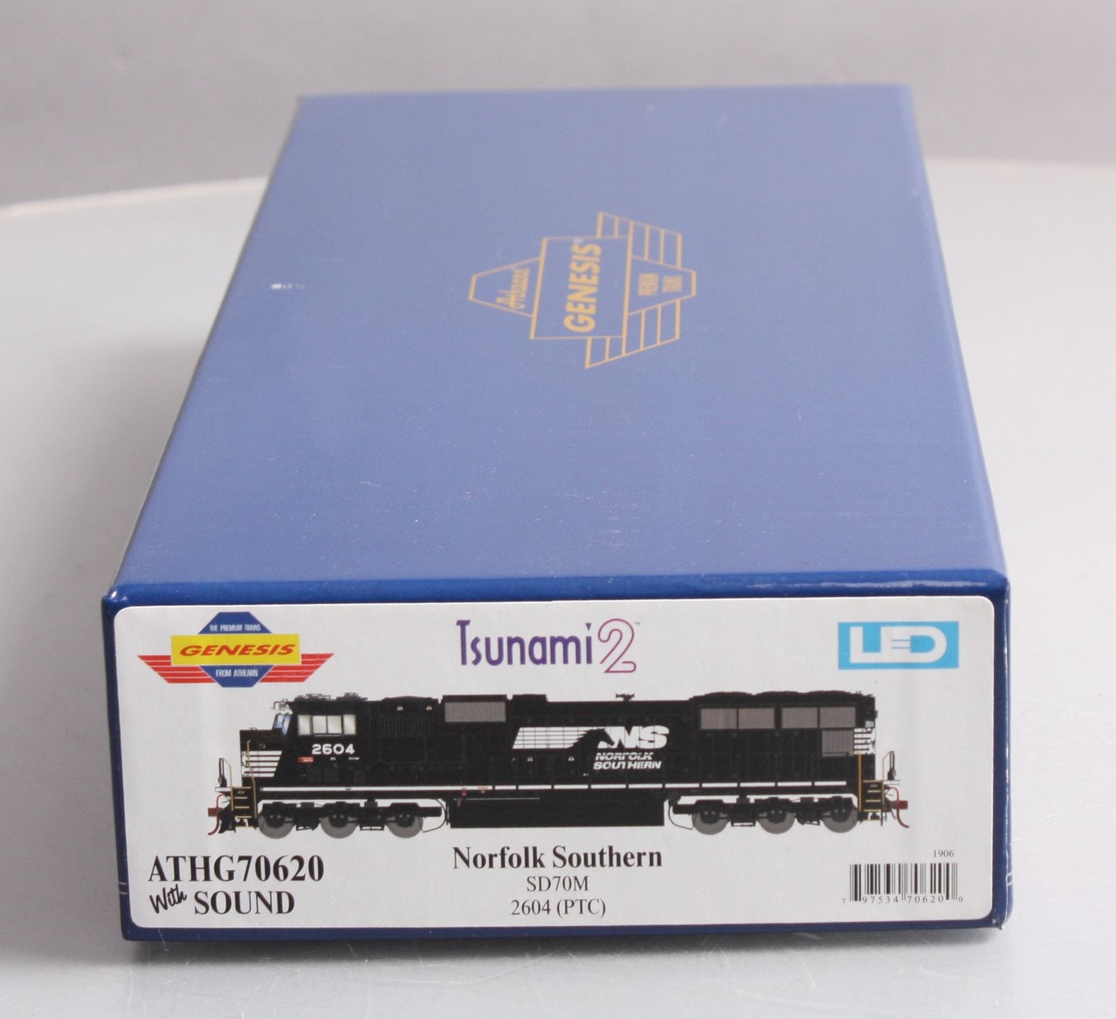 Athearn G70620 HO Norfolk Southern SD70M Diesel Locomotive w/DCC & Sound  #2604