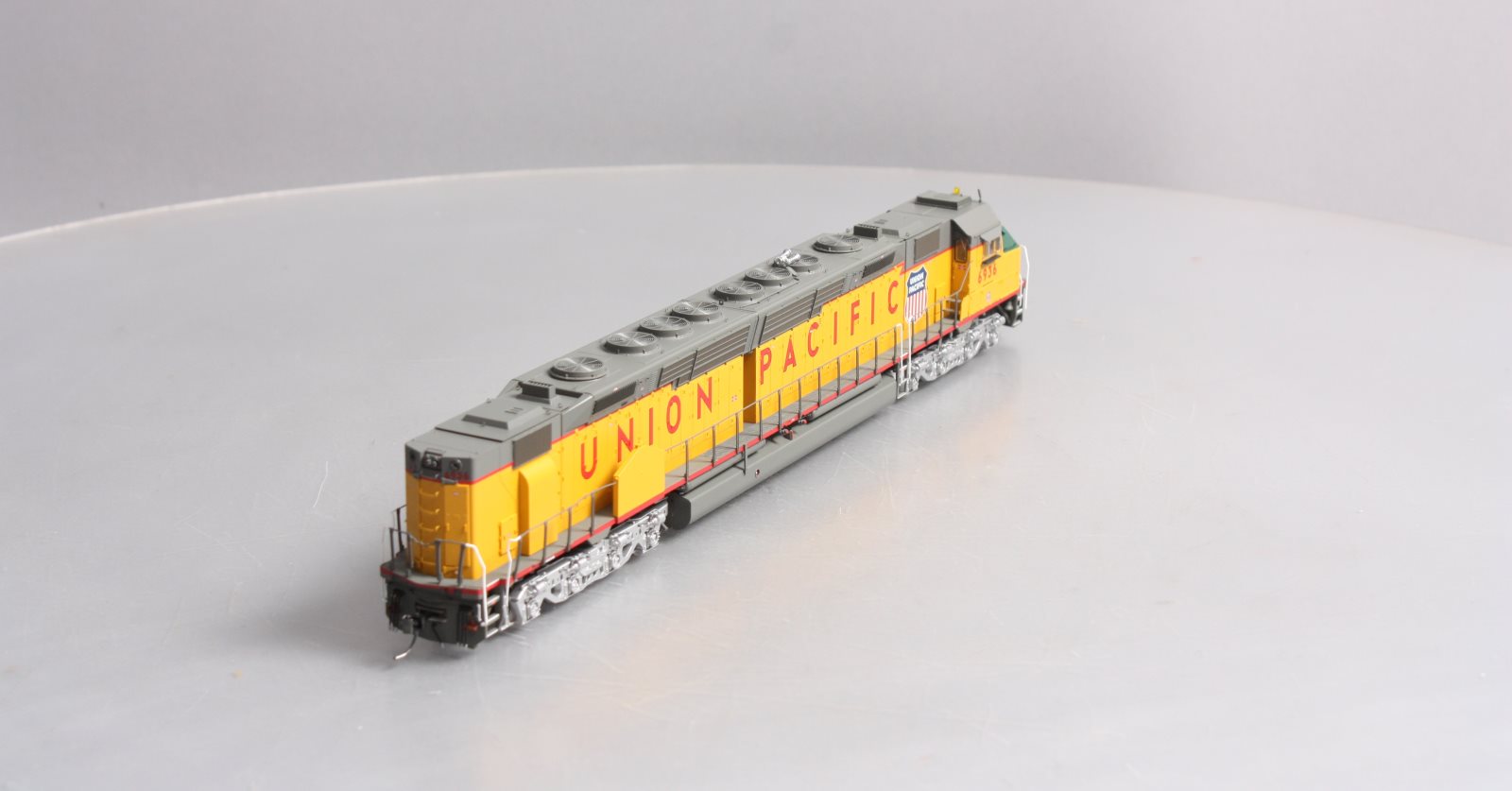 Athearn G69509 HO Union Pacific DDA40X Diesel Locomotive #6936 – Trainz