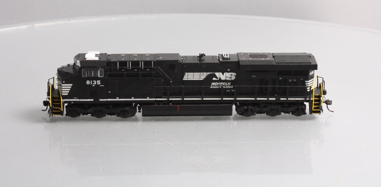 Broadway Ltd 7298 N Scale NS GE ES44AC Black & White Paragon4