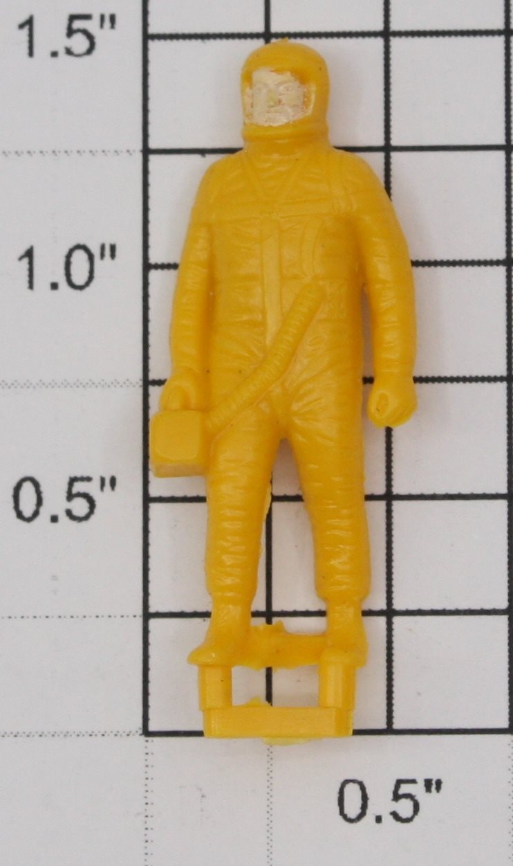 Lionel 6680-054 Yellow Astronaut with Painted Face