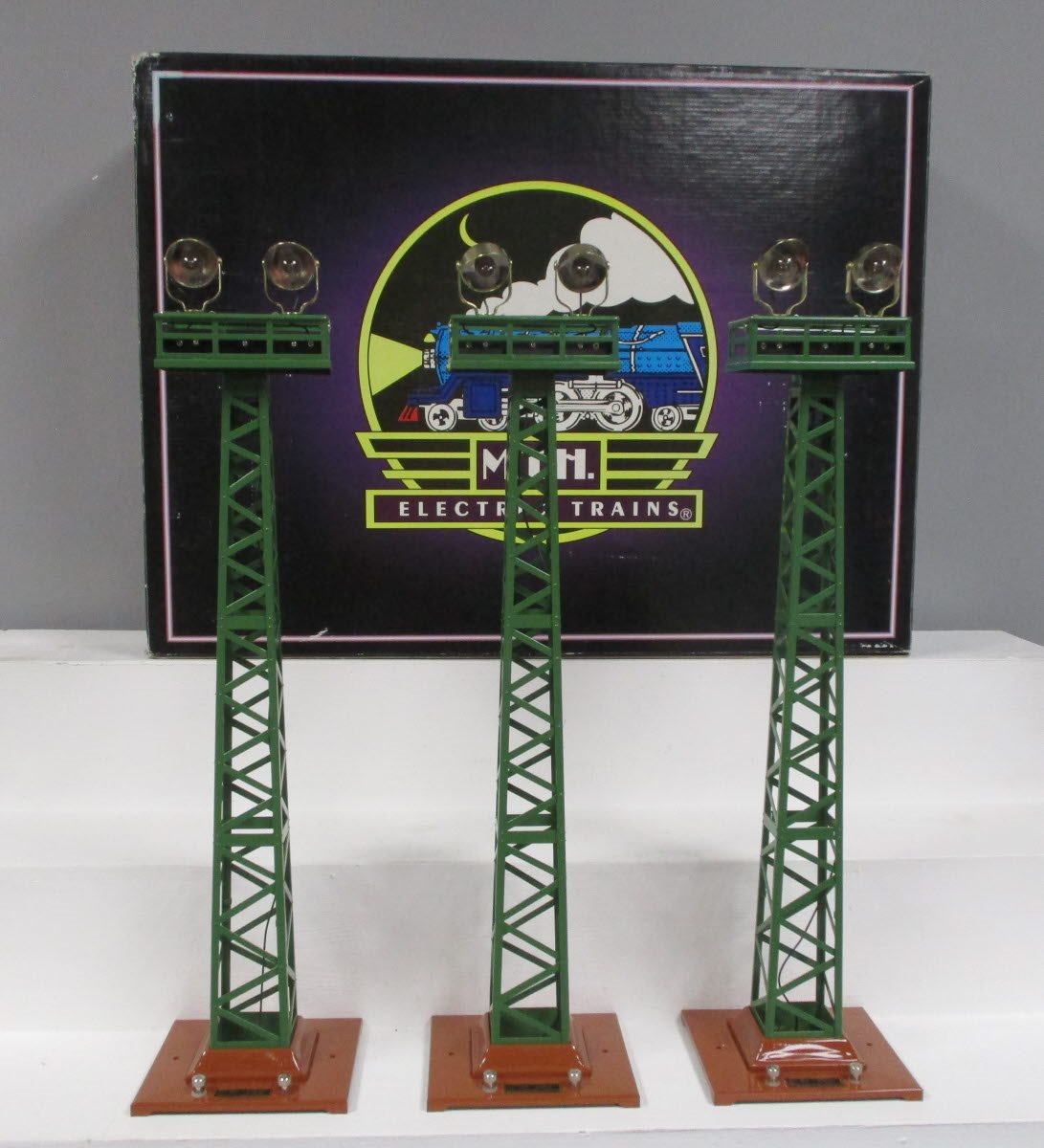 MTH 10-1044 Standard Gauge Flood Light Tower in Terra Cotta & Green #92