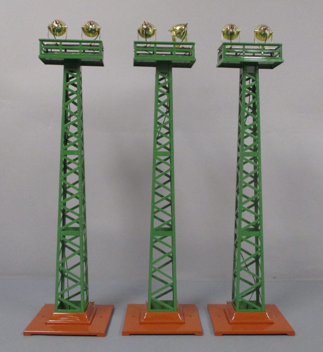 MTH 10-1044 Standard Gauge Flood Light Tower in Terra Cotta & Green #92