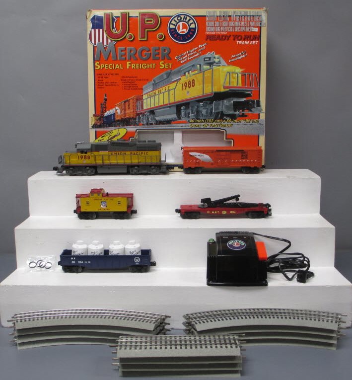 Lionel fashion Junction - Union Pacific Set Train Set SKU 6-81287