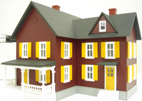 MTH 30-90253 Farm House - Maroon w/ Yellow Shutters