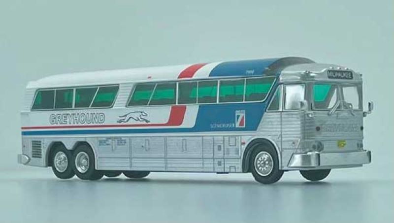 Iconic Replicas 87-0322 HO Greyhound MC-7 Challenger Intercity Bus