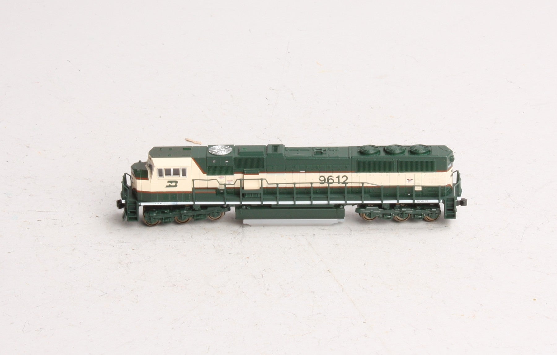 Kato 176-6505 Burlington Northern SD70MAC Diesel Locomotive #9612