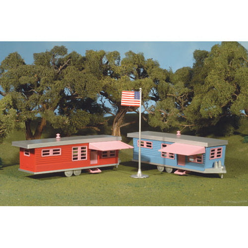 Bachmann 45310 O Plasticville Built-Up Trailer Park w/2 Trailers & Flag Pole