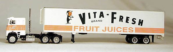 Con-Cor 0004-001069 HO Vita-Fresh Fruit Juices Freightliner Tractor V/48'Trailer