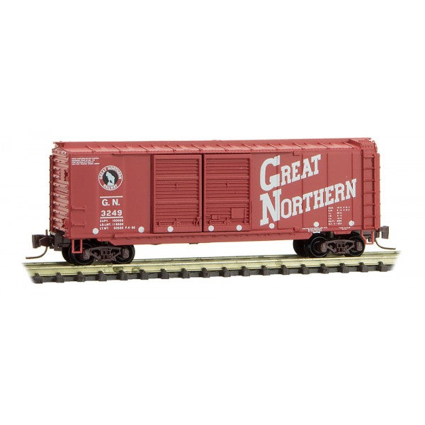 MicroTrains 50100270 Z Great Northern Circus Series Box Car #3249