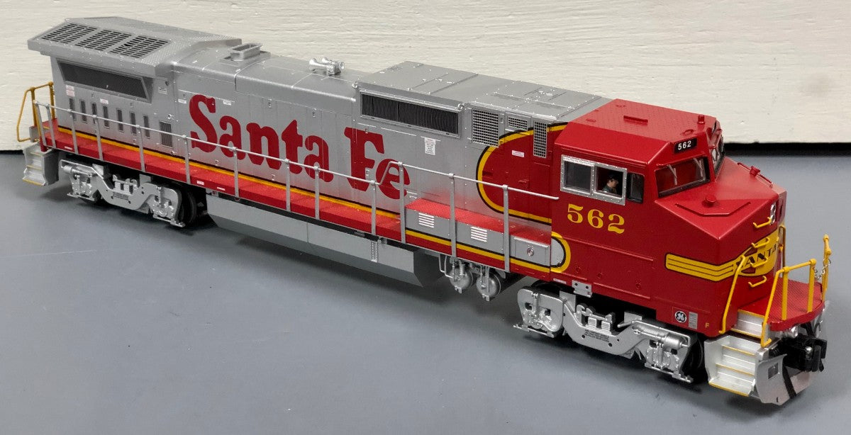 Lionel 6-28269 O AT&SF Dash 8-40BW Diesel Locomotive #562