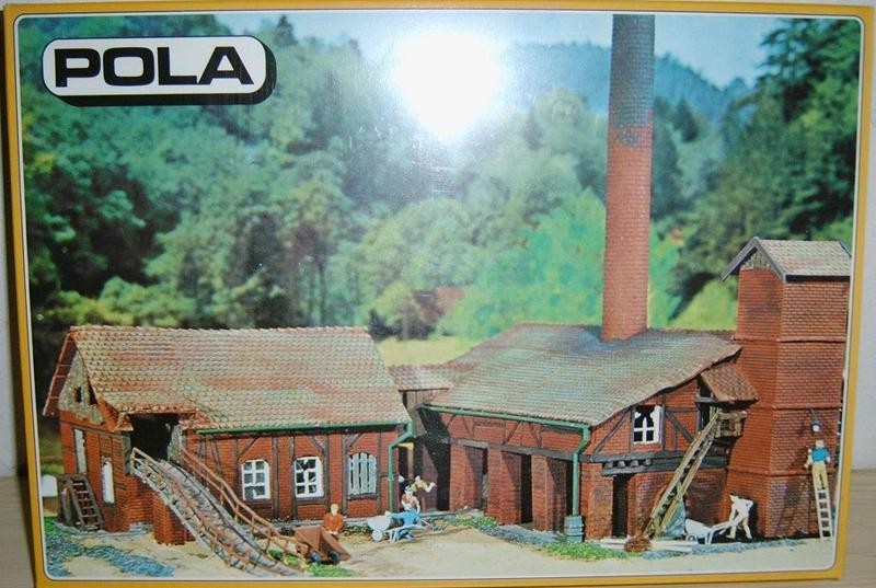 Pola 805 HO Scale Old Brick Works Building Kit