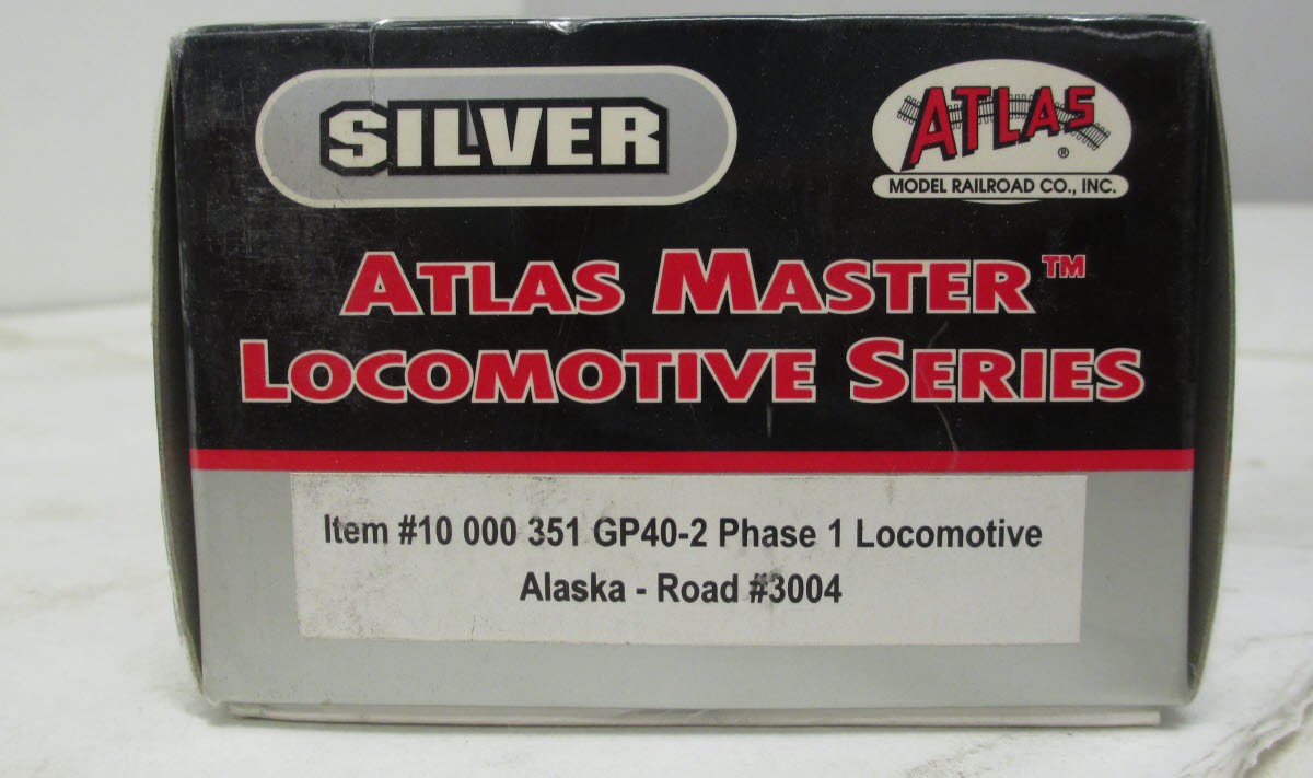 Atlas 10000351 HO Scale Alaska GP40-2 Powered Diesel Locomotive