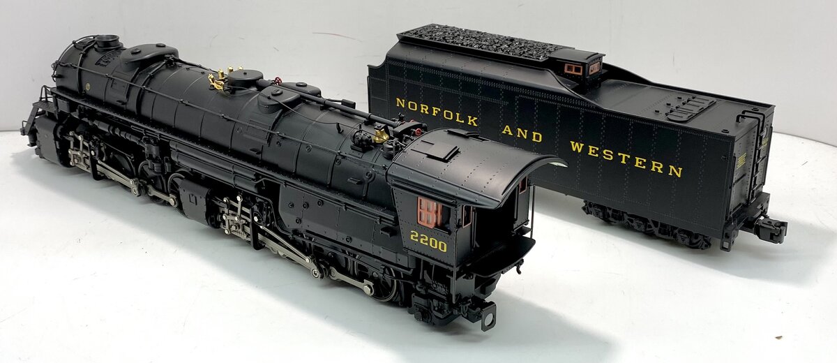 Lionel 6-28085 O Gauge N&W 2-8-8-2 Y6B Mallet Steam Locomotive & Tender #2200