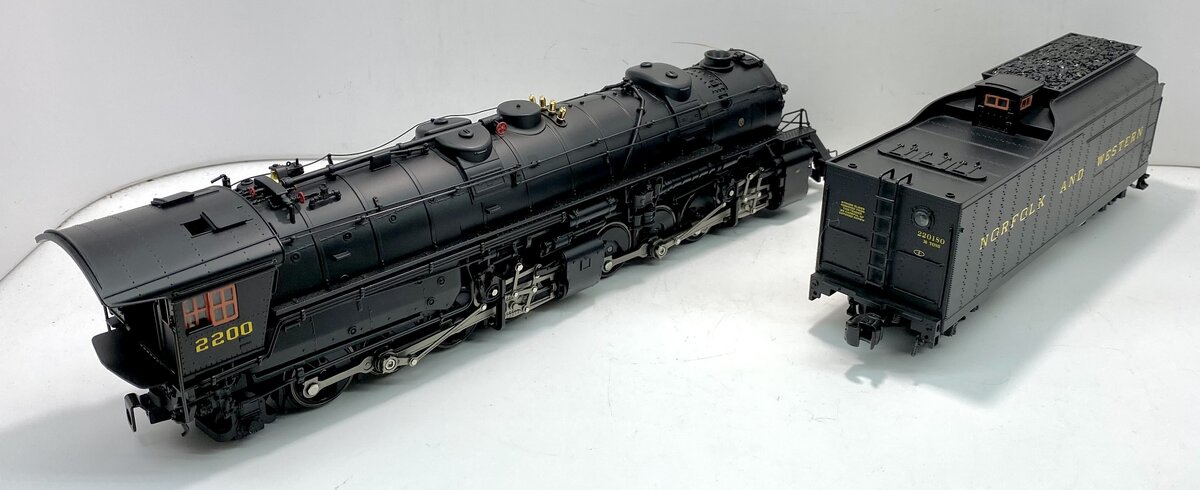 Lionel 6-28085 O Gauge N&W 2-8-8-2 Y6B Mallet Steam Locomotive & Tender #2200