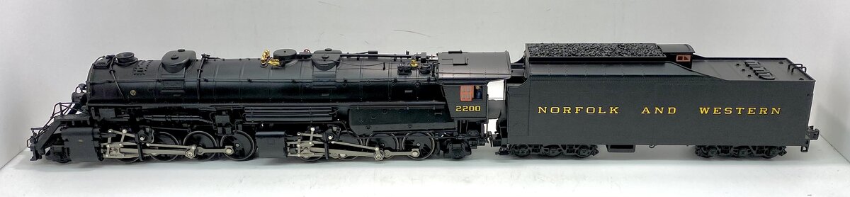 Lionel 6-28085 O Gauge N&W 2-8-8-2 Y6B Mallet Steam Locomotive & Tender #2200