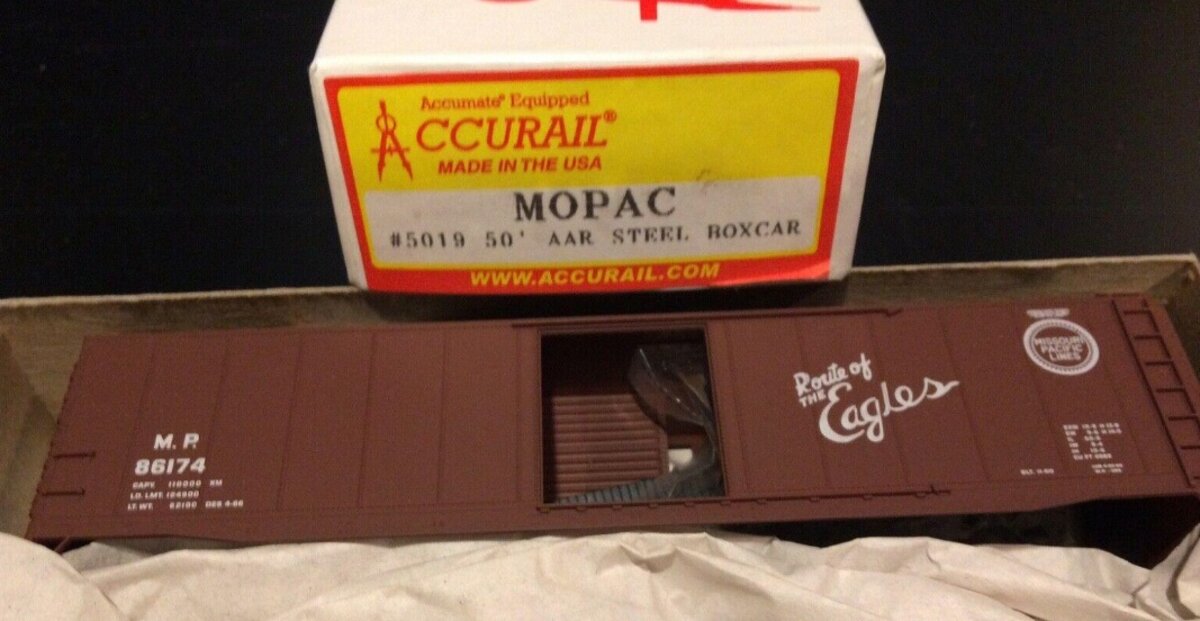 Accurail 5019 HO MOPAC AAR 50' Steel Boxcar Kit
