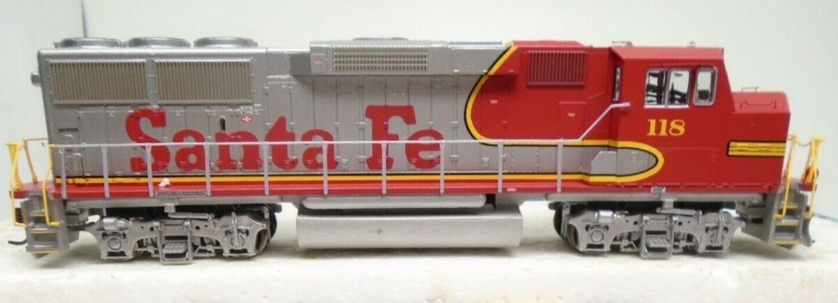 Athearn 88821 HO ATSF GP60M Santa Fe Warbonnet # 118  Ready To Roll