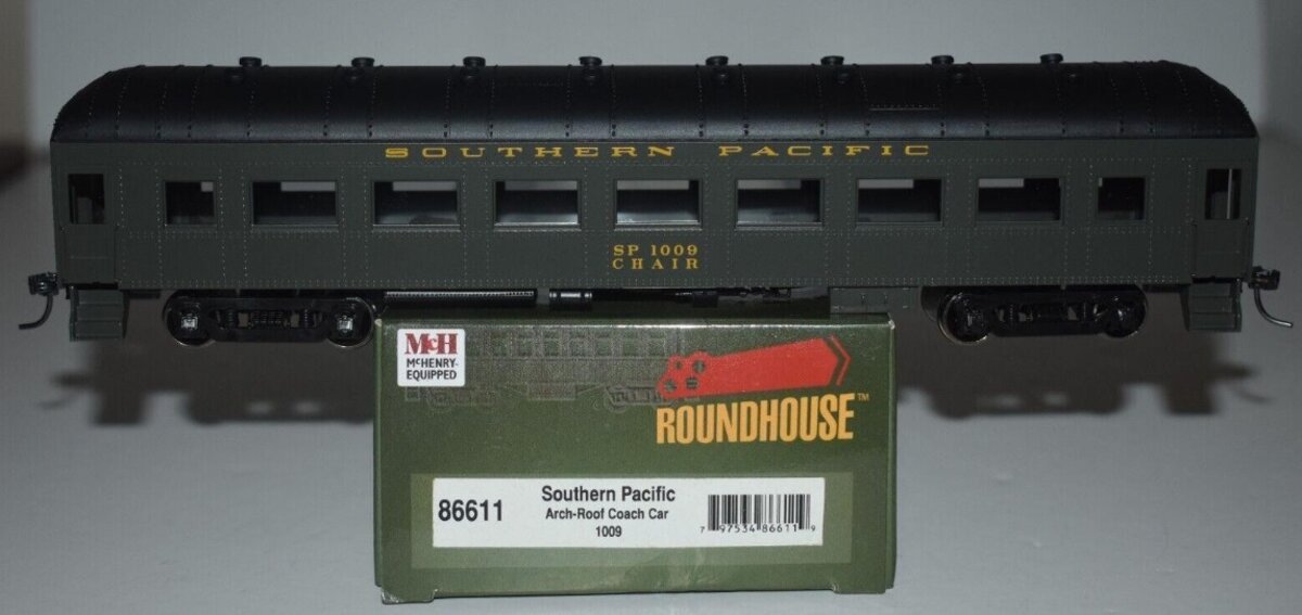 Roundhouse 86611 HO Southern Pacific Arch-Roof Coach Car  # 1009