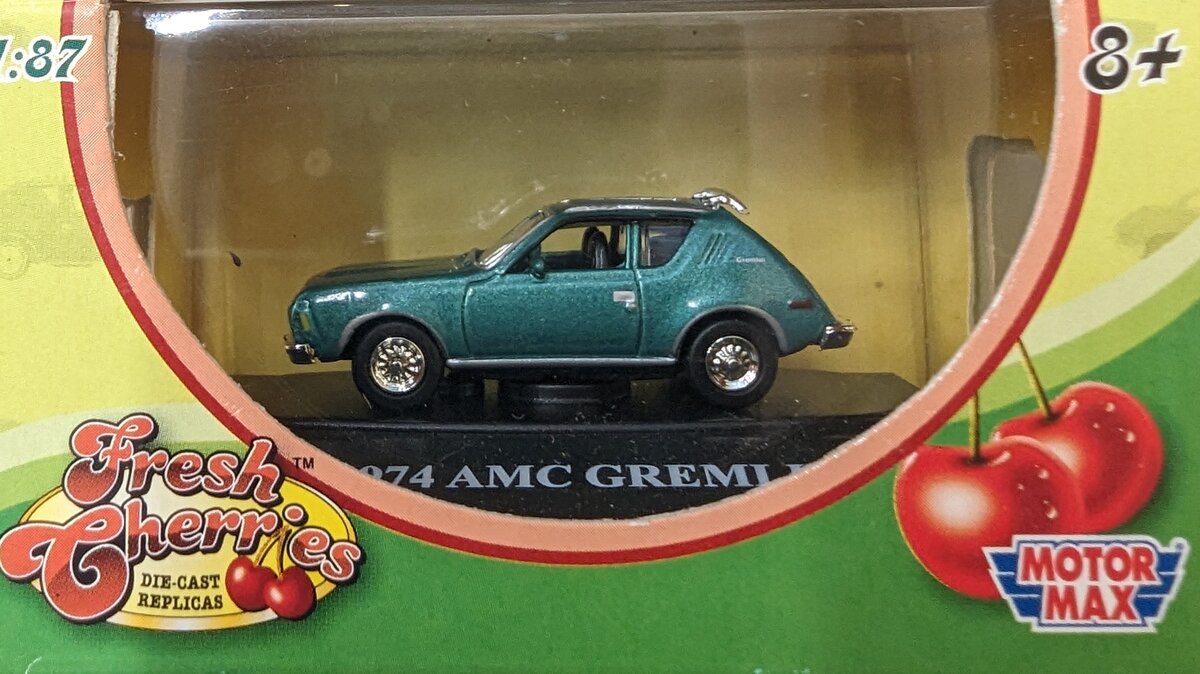 Motor Max 73950FC Fresh Cherries 1:87  Teal 1974 AMC Gremlin