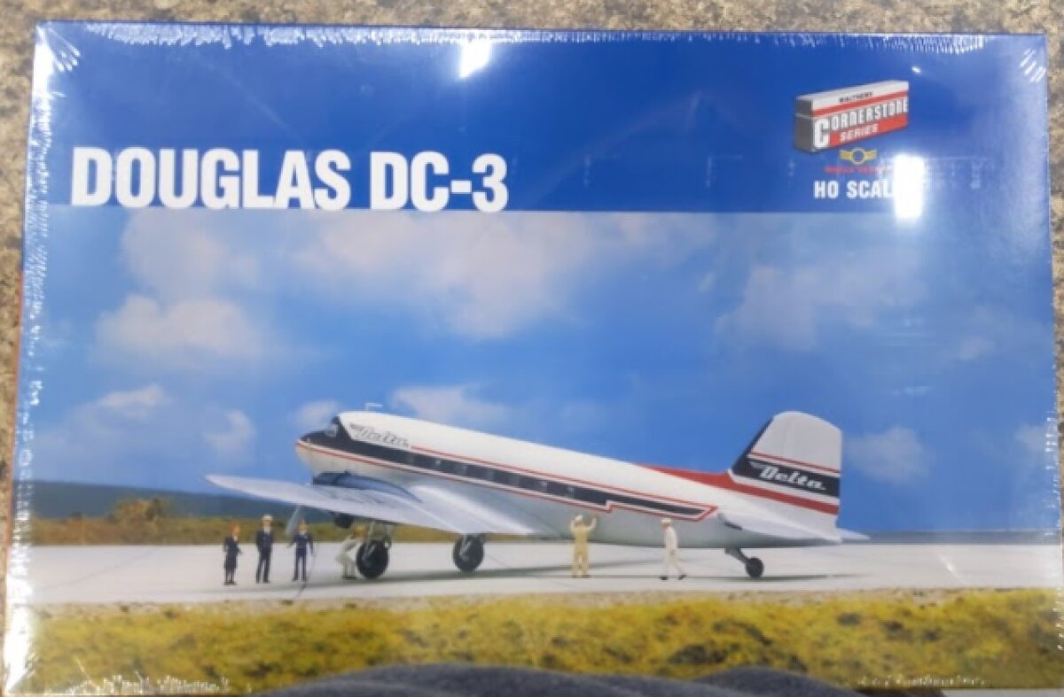 Walthers 933-1160 HO Douglas DC-3 North Central Airlines Kit