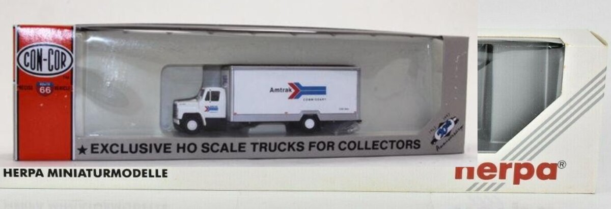 Con-Cor 0004-001088 HO Amtrak Commissary 28' Moving Van Truck