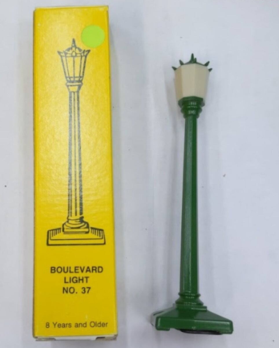 Chicaga Line Toy Company 37 O Boulevard Light Green Street Light