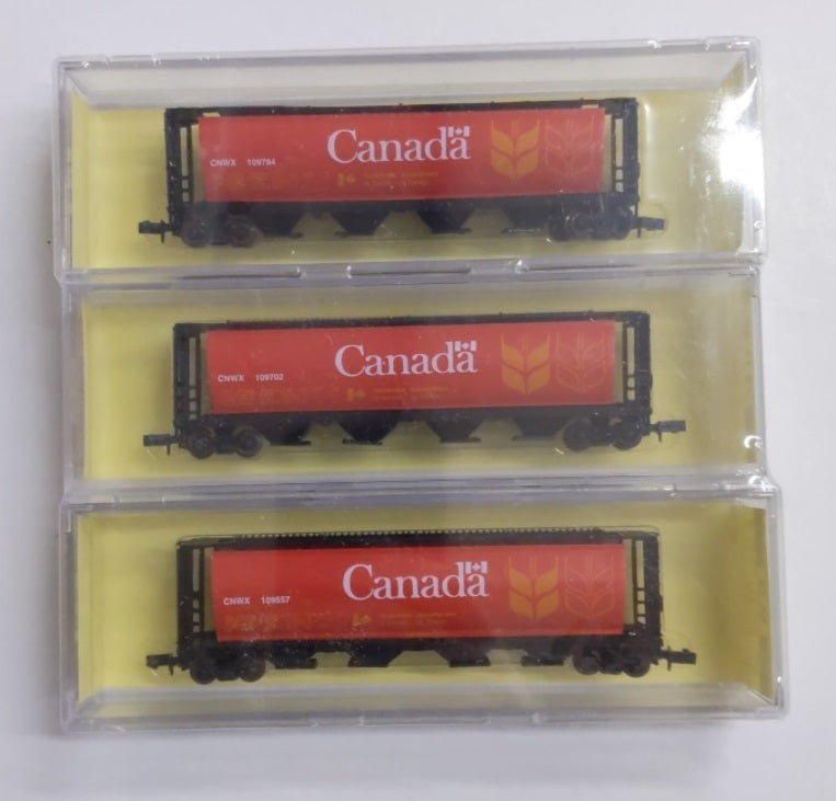 CS Models 7105 N Scale CYL Grain Hopper Canada Red  Frieght Cars (Pack of 3)