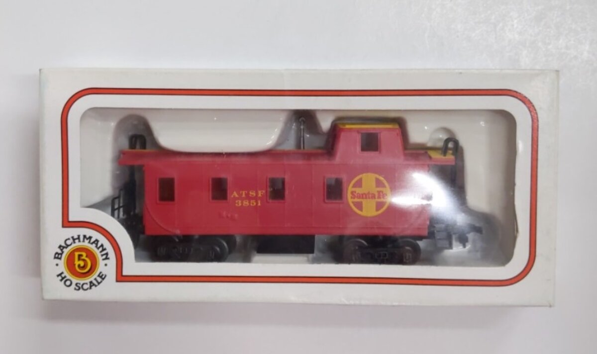 Bachmann 3851 HO Santa Fe ATSF Caboose