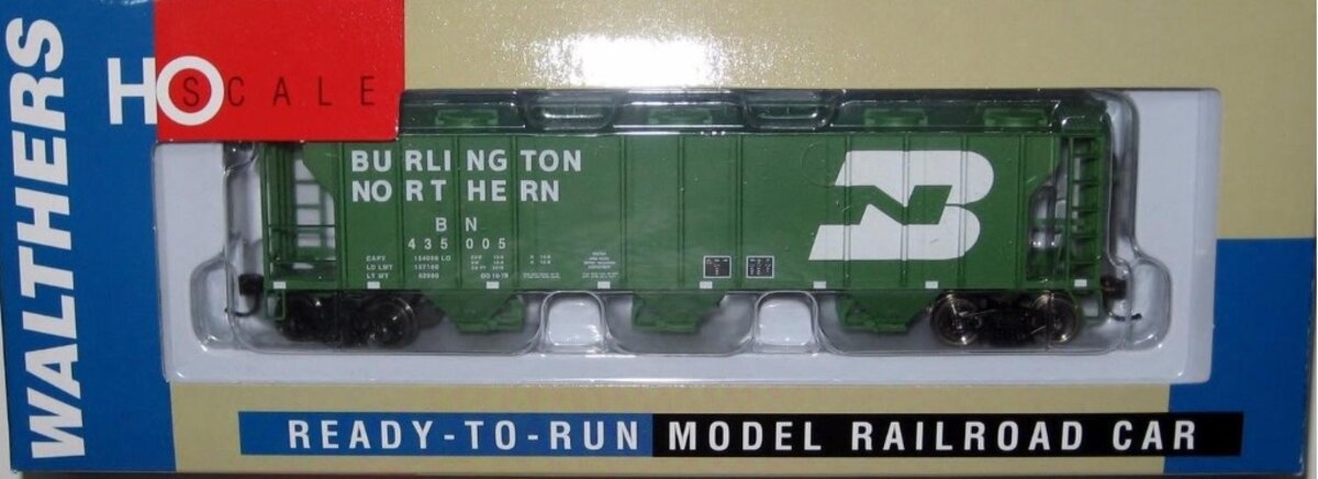 Walthers 932-61453 HO Burlington Northern #435005 PS-2 2893 Cu Ft Covered Hopper