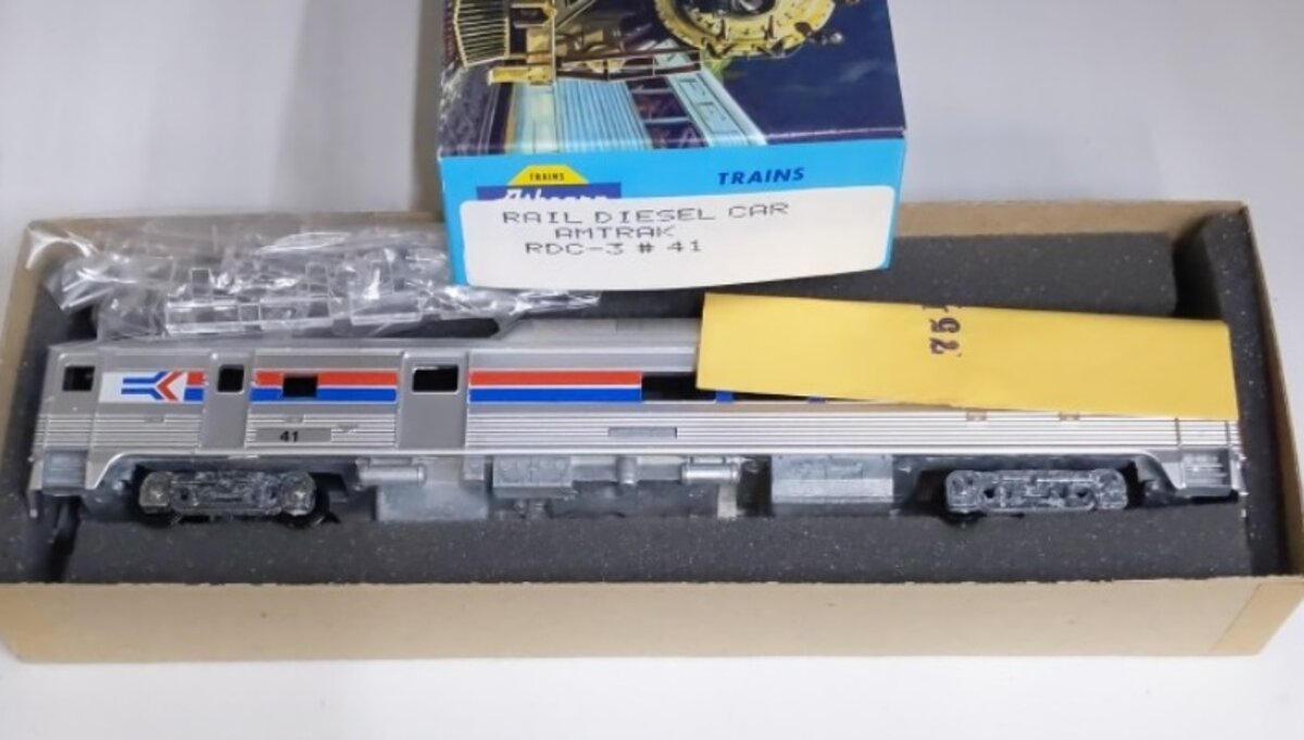 Athearn HO RDC-3 Amtrak Rail Dummy Passenger Car #41