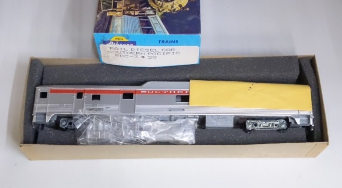 Athearn HO Southern Pacific RDC-3 Rail Diesel Passenger Car #20 Dummy