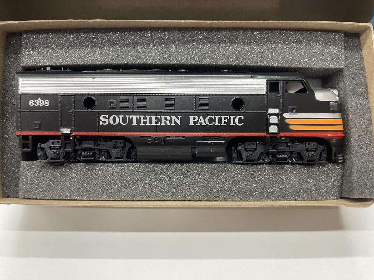 Athearn 6398 HO Southern Pacific F7A Diesel Car #6398 Dummy