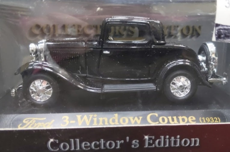 Road Legends 1:43 Black Ford 3-Window Coupe 1932 Collectors Edition