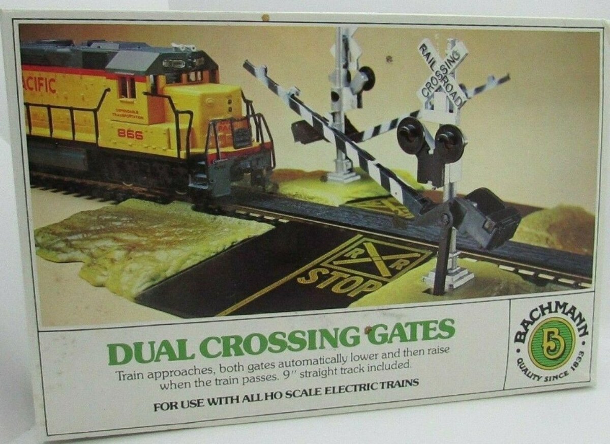 Bachmann 46-1220 HO Dual Crossing Gates