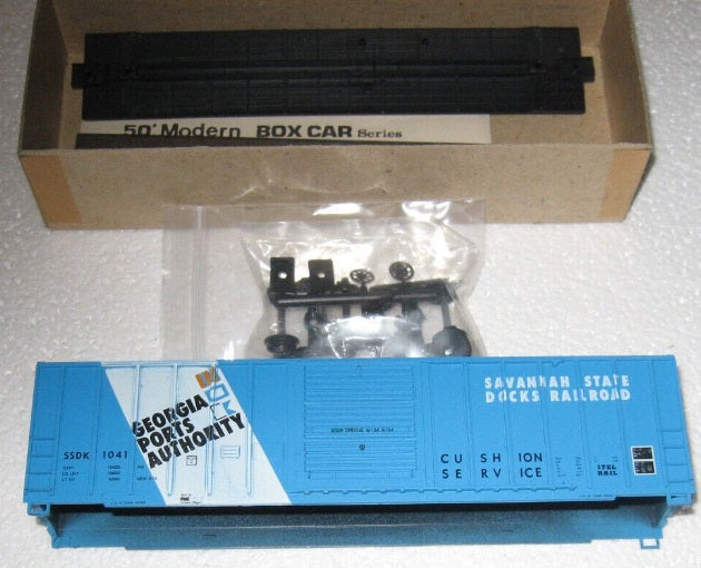 Roundhouse 1959 HO Savannah State Docks 50' Single Door Box Car Kit