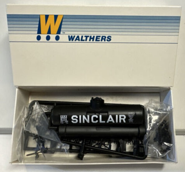 Walthers 932-5004 HO Sinclair 36 Tank Car # 8124 Kit