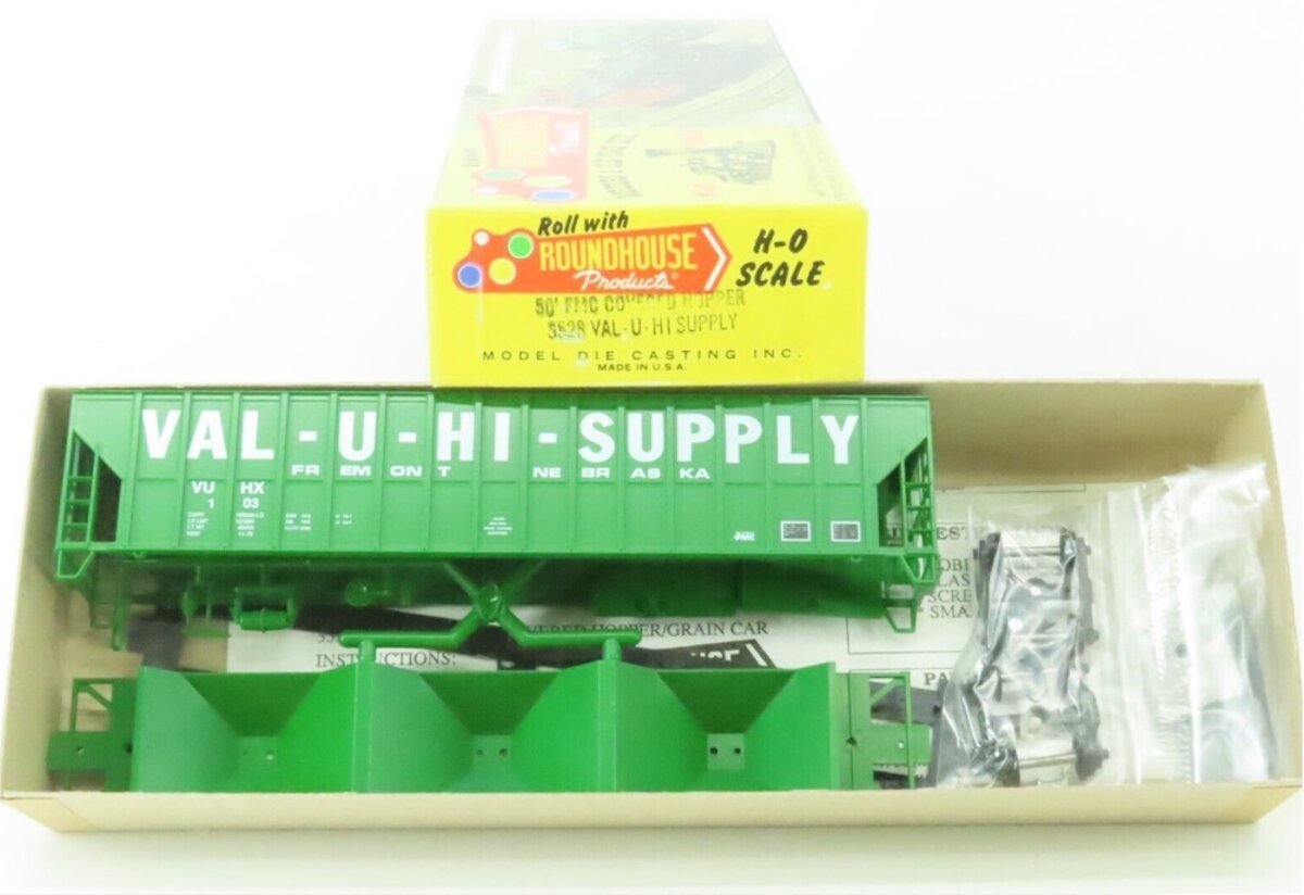 Roundhose 3528 HO Val-U-Hi-Supply 50' FMC Covered Hopper Kit