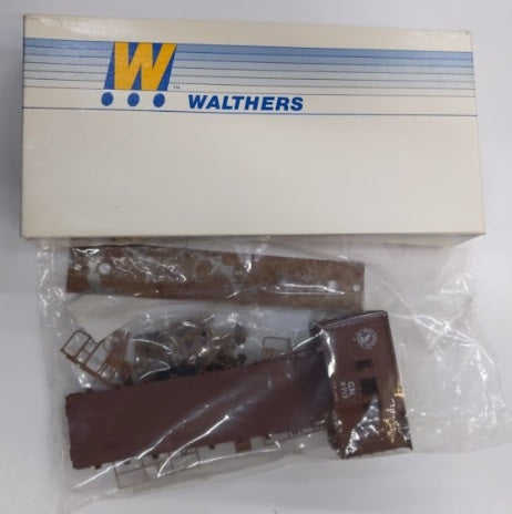 Walthers 932-5809 HO GN Great Northern 42' Work/Transfer Caboose Kit