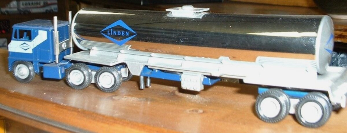 Winross 440 1:64 Linden Oil Tanker Tractor Trailer