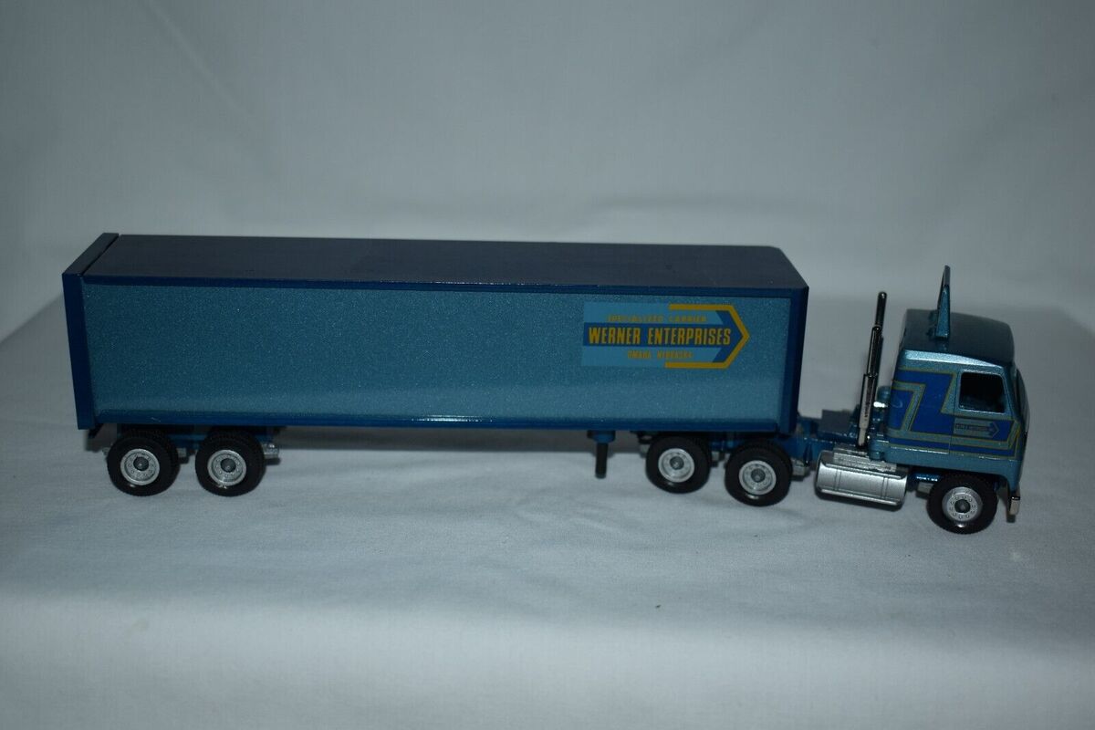 Winross 37-4 1:64 Die-Cast "Werner Enterprise" Tractor Trailer