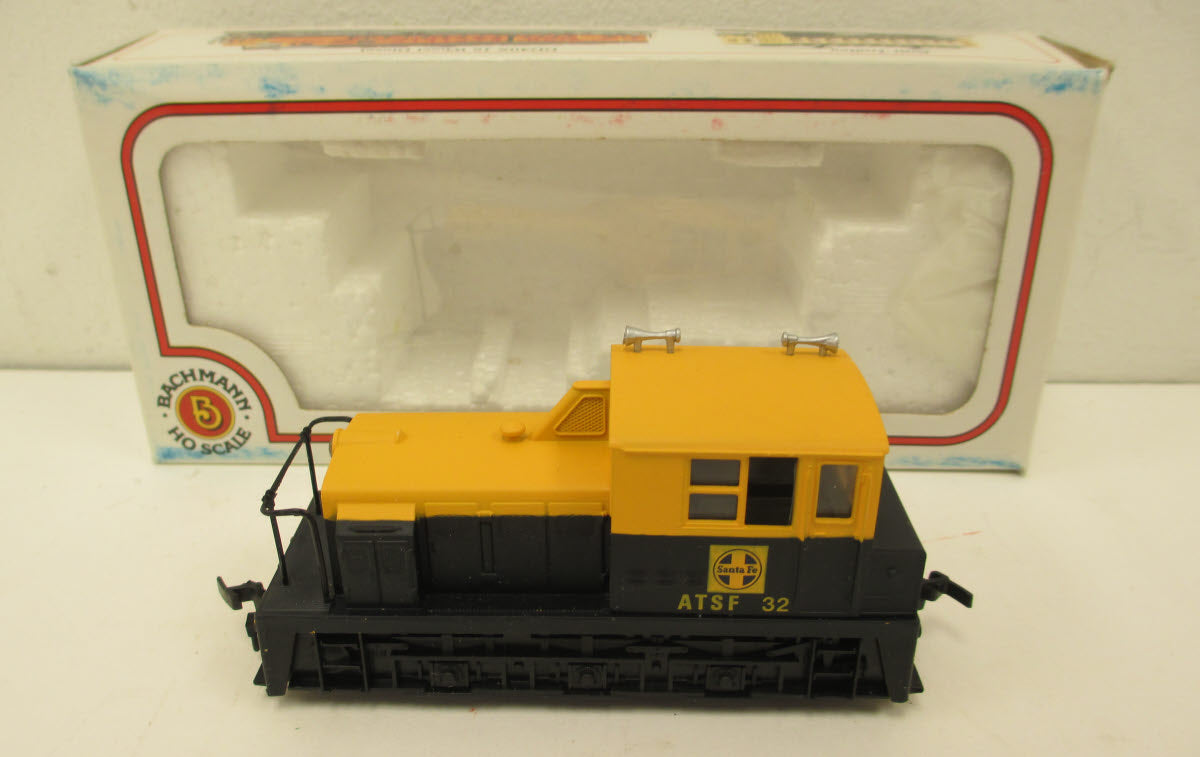 Bachmann 60002 HO Santa Fe Plymouth Switcher Diesel Loco #32